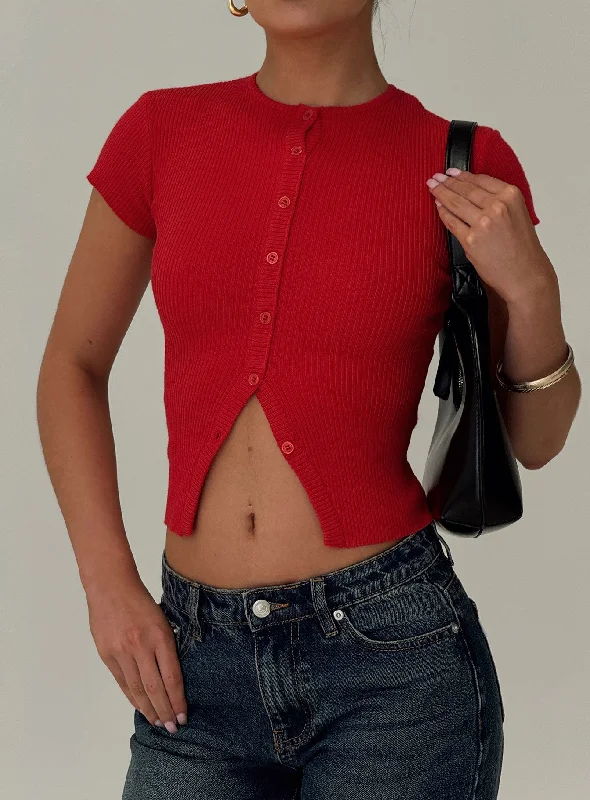 Hooded vest – Vest with an attached hood for extra warmth and styleHooded vest – Vest with an attached hood for extra warmth and styleSuzu Top Red Hooded vest – Vest with an attached hood for extra warmth and styleHooded vest – Vest with an attached hood for extra warmth and styleSuzu Top Red