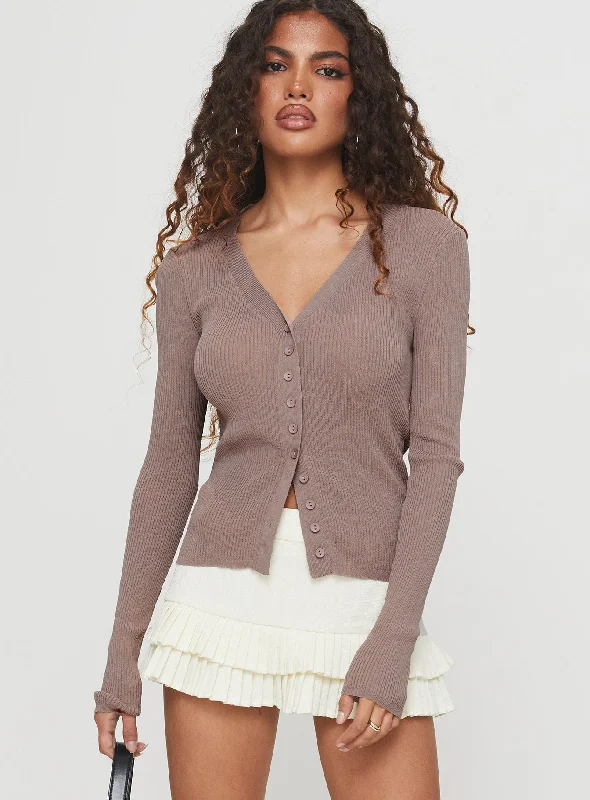 Long vest – Extended length vest, often reaching mid-thigh or kneeLong vest – Extended length vest, often reaching mid-thigh or kneeSylvestra Long Sleeve Top Brown Long vest – Extended length vest, often reaching mid-thigh or kneeLong vest – Extended length vest, often reaching mid-thigh or kneeSylvestra Long Sleeve Top Brown