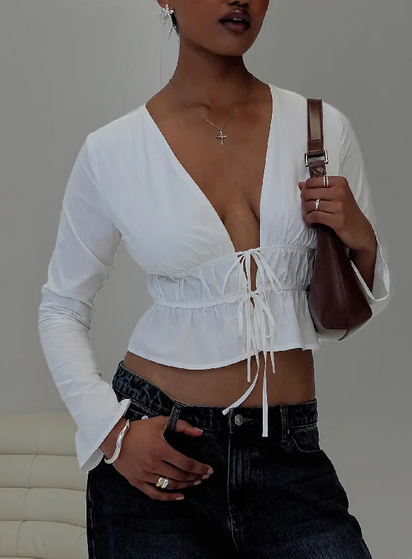 Belted vest – Vest with an attached belt to cinch at the waistBelted vest – Vest with an attached belt to cinch at the waistDavist Long Sleeve Top White Belted vest – Vest with an attached belt to cinch at the waistBelted vest – Vest with an attached belt to cinch at the waistDavist Long Sleeve Top White