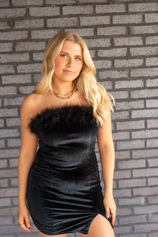 Leather skirt – Skirt made from leather or faux leather, offering a chic, edgy look.Leather skirt – Skirt made from leather or faux leather, offering a chic, edgy look.PARTY TIME MINI