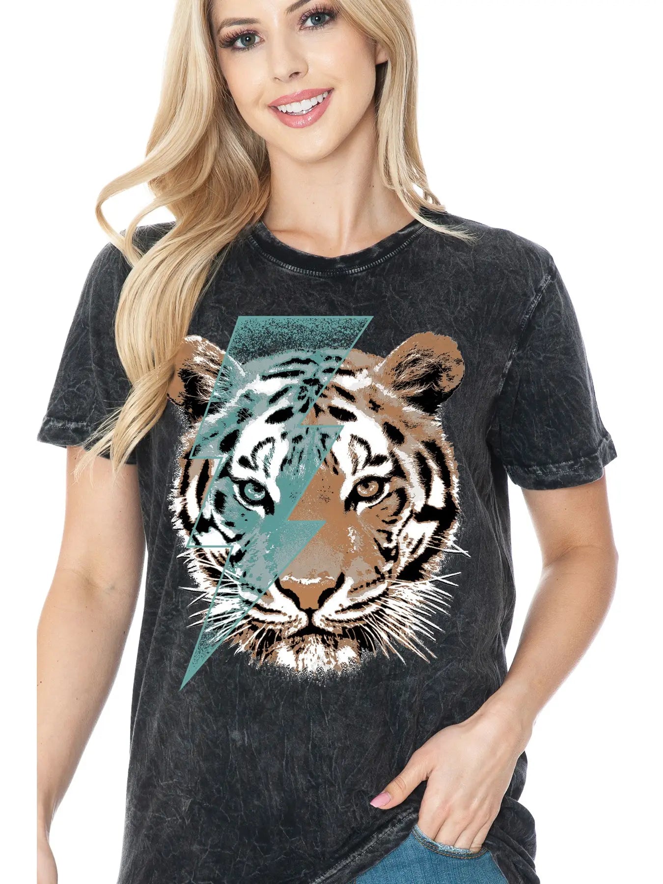 Graphic tee – T-shirt with printed designs, logos, or imagesGraphic tee – T-shirt with printed designs, logos, or imagesTiger Bolt Tee Graphic tee – T-shirt with printed designs, logos, or imagesGraphic tee – T-shirt with printed designs, logos, or imagesTiger Bolt Tee