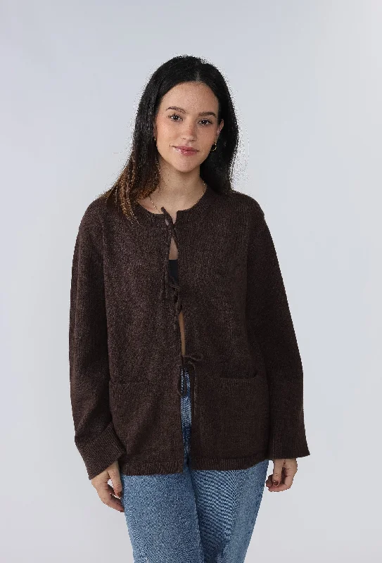 Raglan sleeve – Diagonal sleeve seams that extend to the necklineRaglan sleeve – Diagonal sleeve seams that extend to the necklineHazel Chocolate Front Ties Knit Ribbed Top