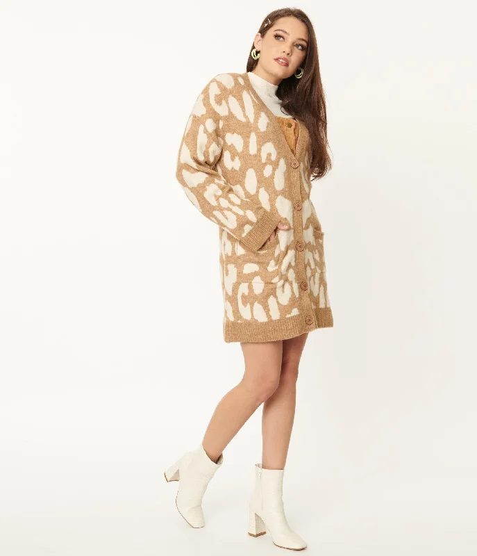 Chunky – Thick, oversized knit for a cozy lookChunky – Thick, oversized knit for a cozy look1970s Mocha Leopard Print Long Cardigan